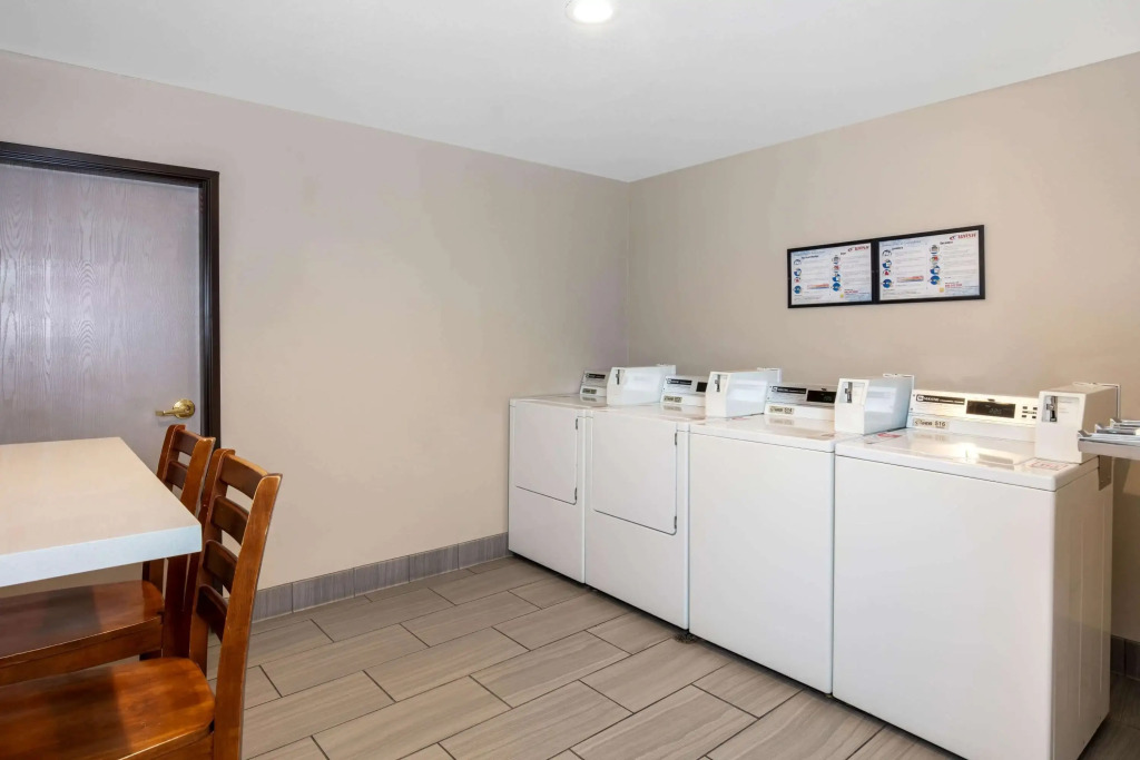 La Quinta Inn & Suites by Wyndham Las Vegas Nellis