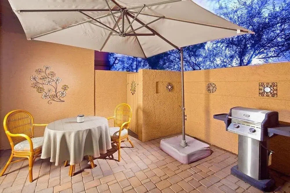 Tempe Escape · Prime Location, Sparkling Pool, Bbq, Tennis Court