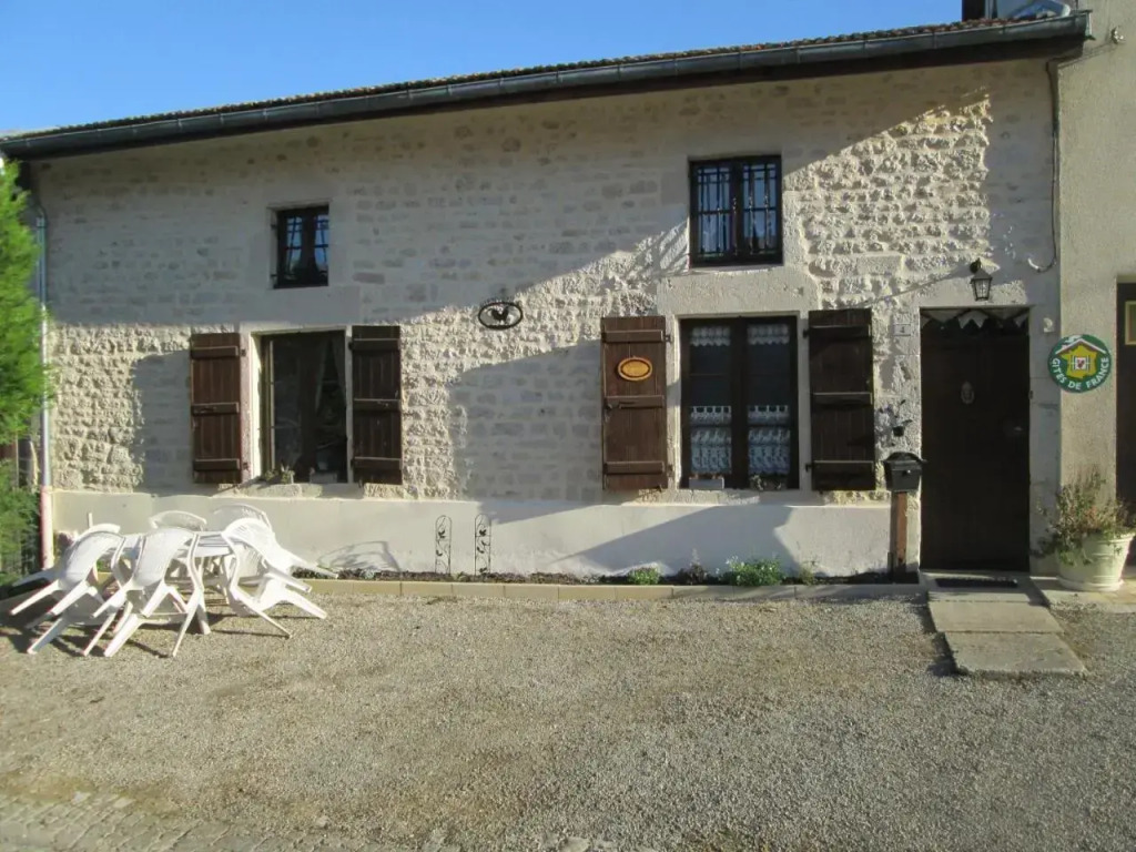 Maison cosy avec terrasse, 3 chambres, wifi, animaux acceptés, idéal pour familles en Meuse - FR-1-585-2