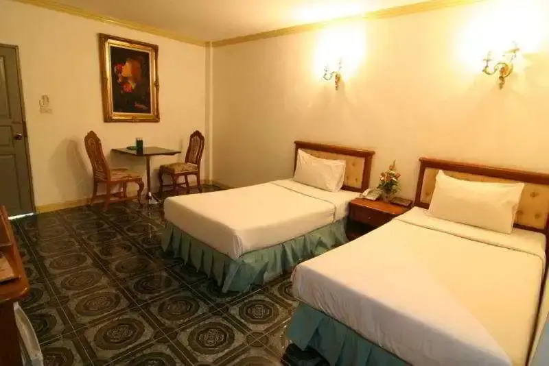 13 Coins Resort Yotin Patana