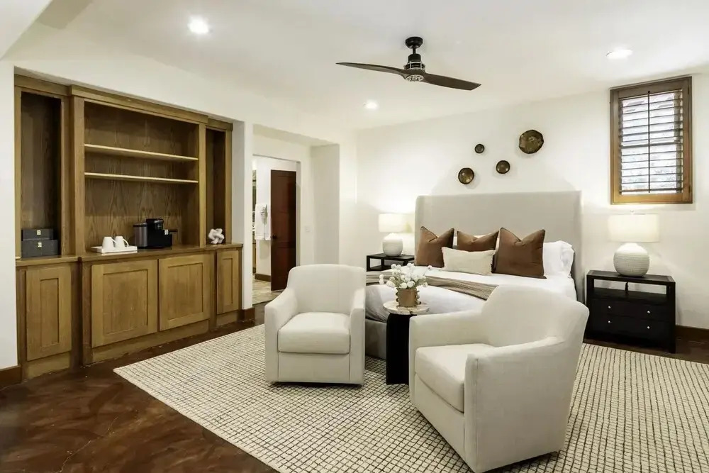 Luxury Living With Game Rooms Poolside Paradise