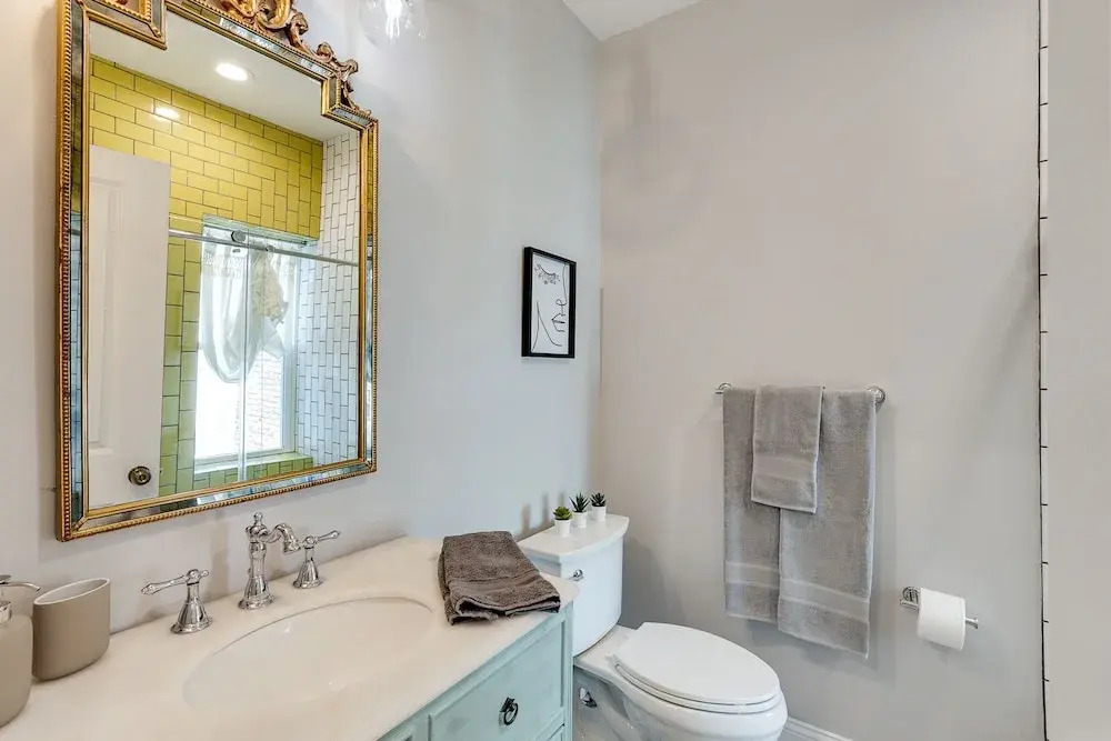Trendy Fairmount Gem Roof Deck