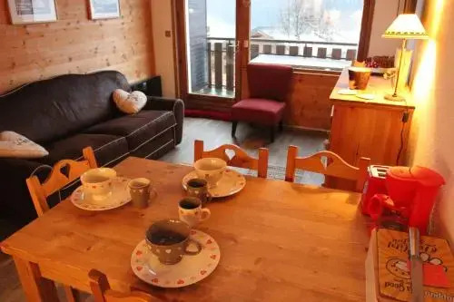 Nouveau !LE CHOUCAS appartements au centre de Chatel avec parking couvert