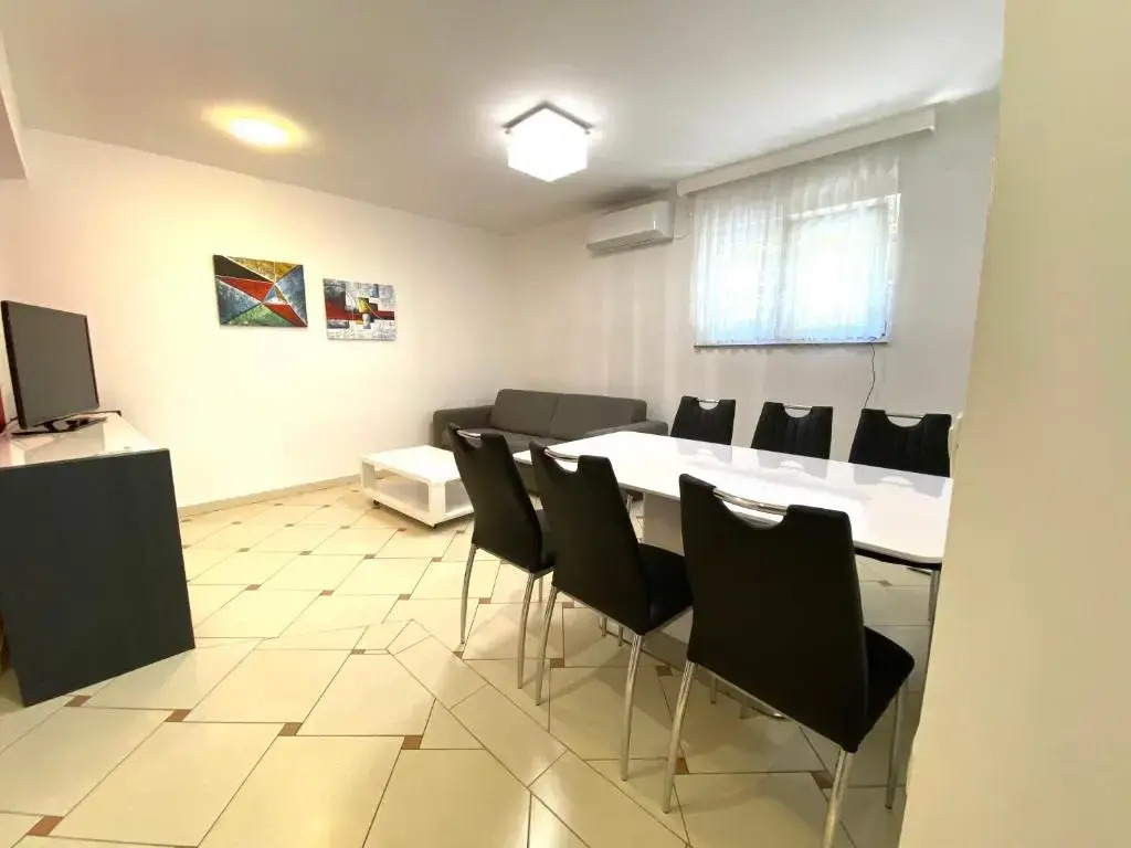 Apartments Mrkonja