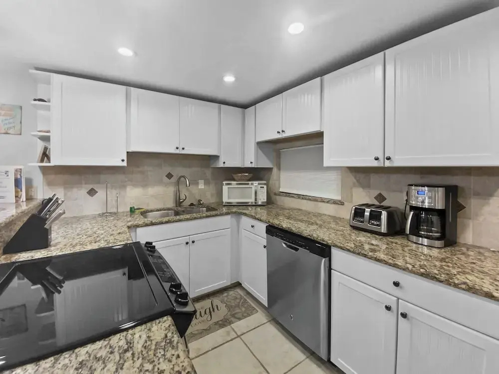 Bay Oaks - E82