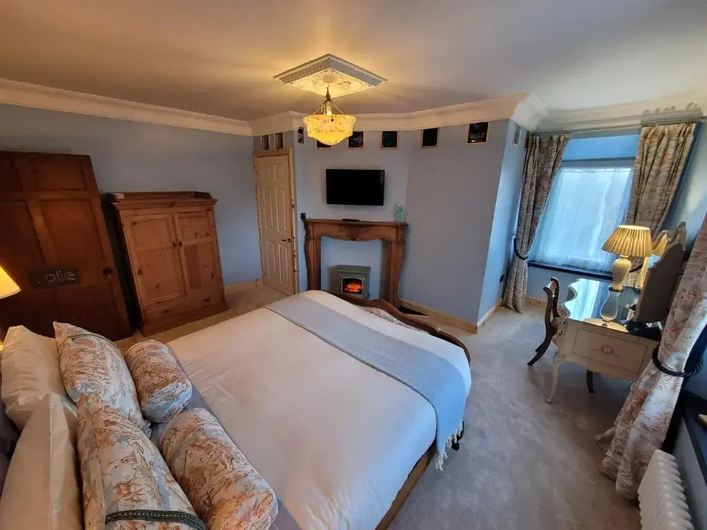 Farmhouse B&B Family stay or Romantic break, on our smallholding close to Narberth