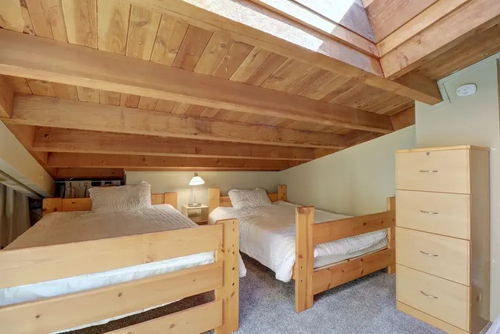 D303 Tree House 2br+loft 2ba 2 Bedroom Condo by Redawning
