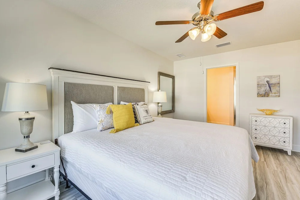 Santa Rosa Beach Townhome ~ 4 Mi to Beach!