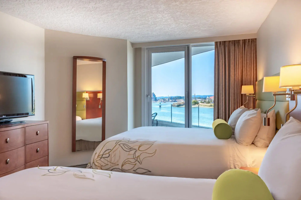 Victoria Regent Waterfront Hotel & Suites