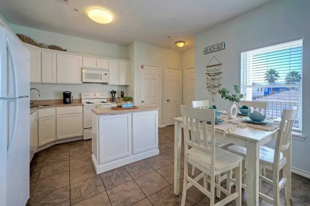 2 Condos for 14 Guests at Costa Bahia Pool, Minutes to Beach, Pet-friendly