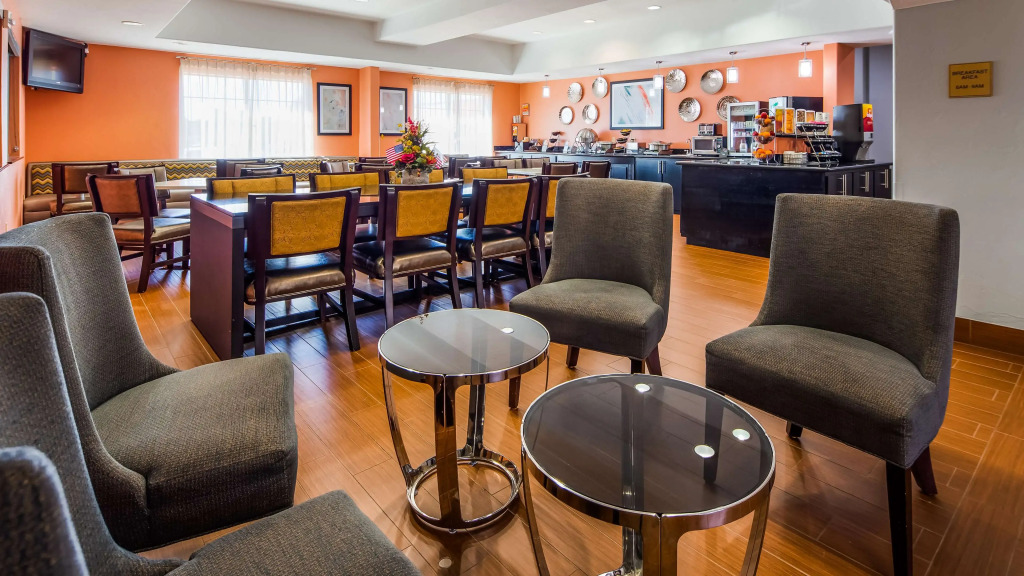 Best Western Plus Barsana Hotel & Suites