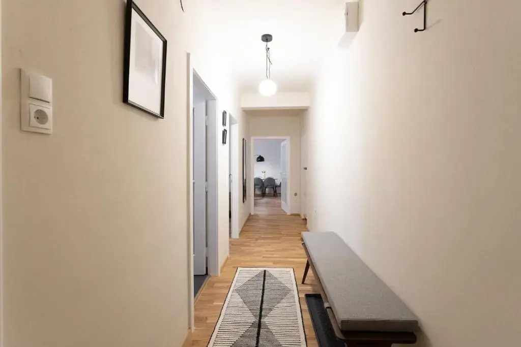 Stylish 1BR 1Bath Vienna Downtown Unbeatable Location