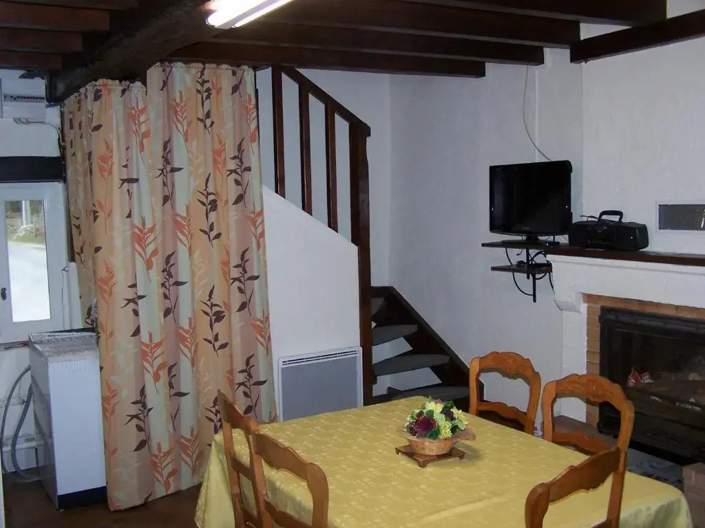Charmante maison de campagne avec jardin privatif, proche étangs et nature, idéale rando et vélo. - FR-1-591-80