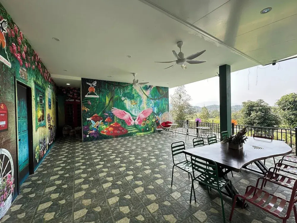 King Bavi Resort