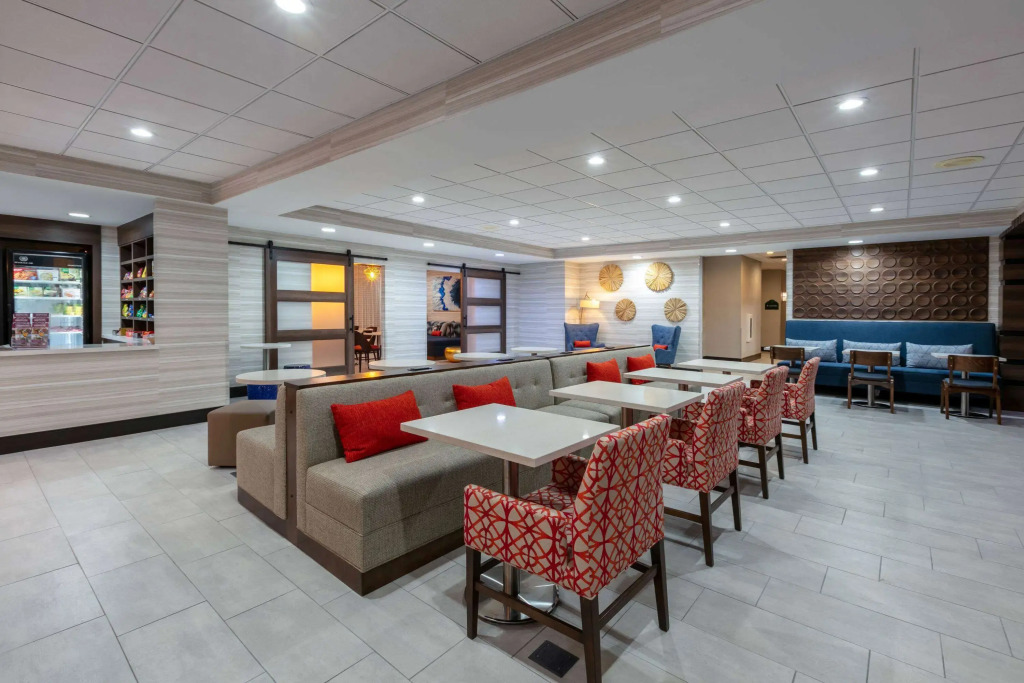 Wingate by Wyndham - DFW North