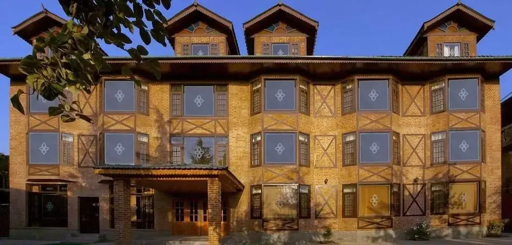 Four Season Resort