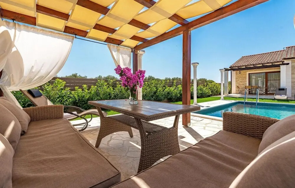 Beautiful Home in Bibinje With 2 Bedrooms, Wifi and Outdoor Swimming Pool