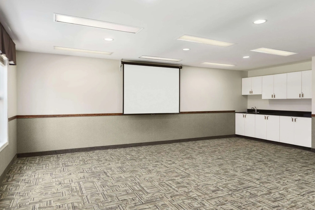 Days Inn by Wyndham Steinbach