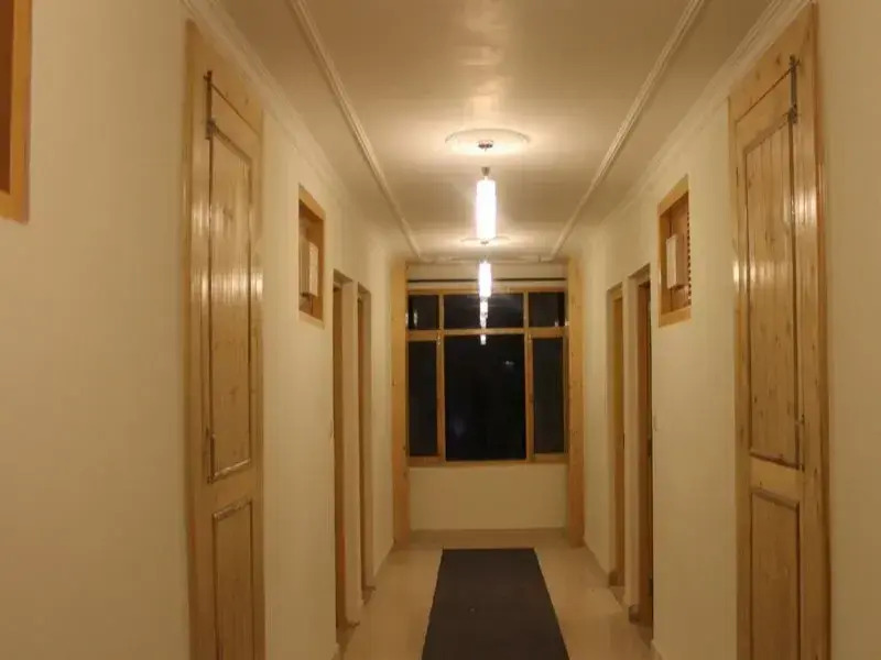 Six Seasons Hotel