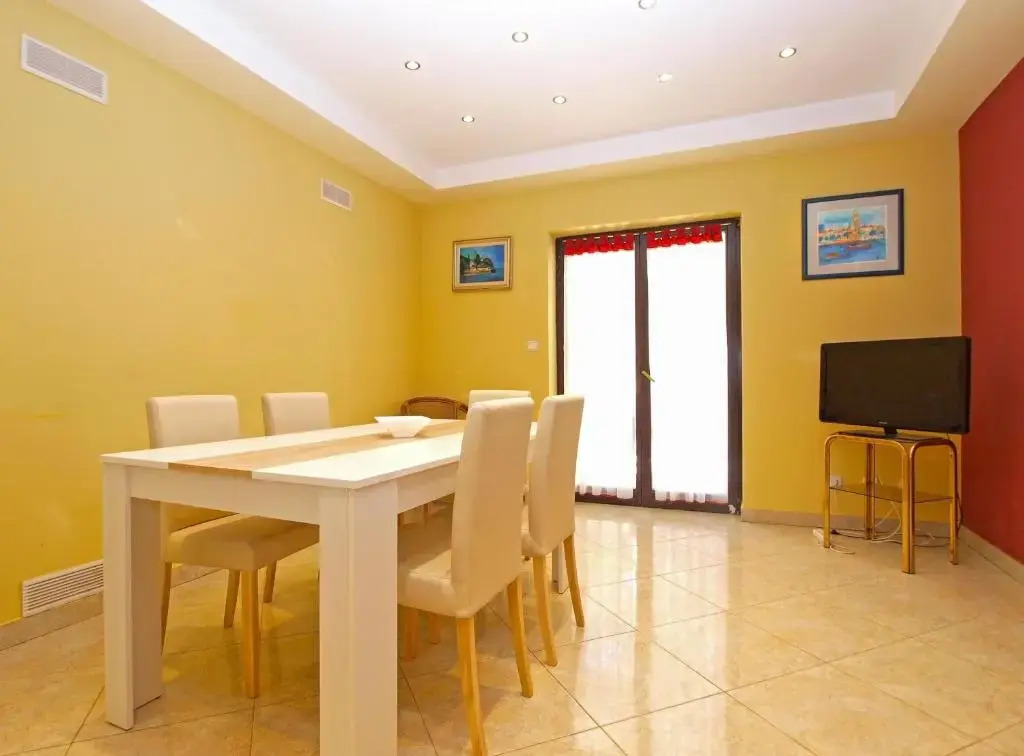 Apartments Puntizela 727