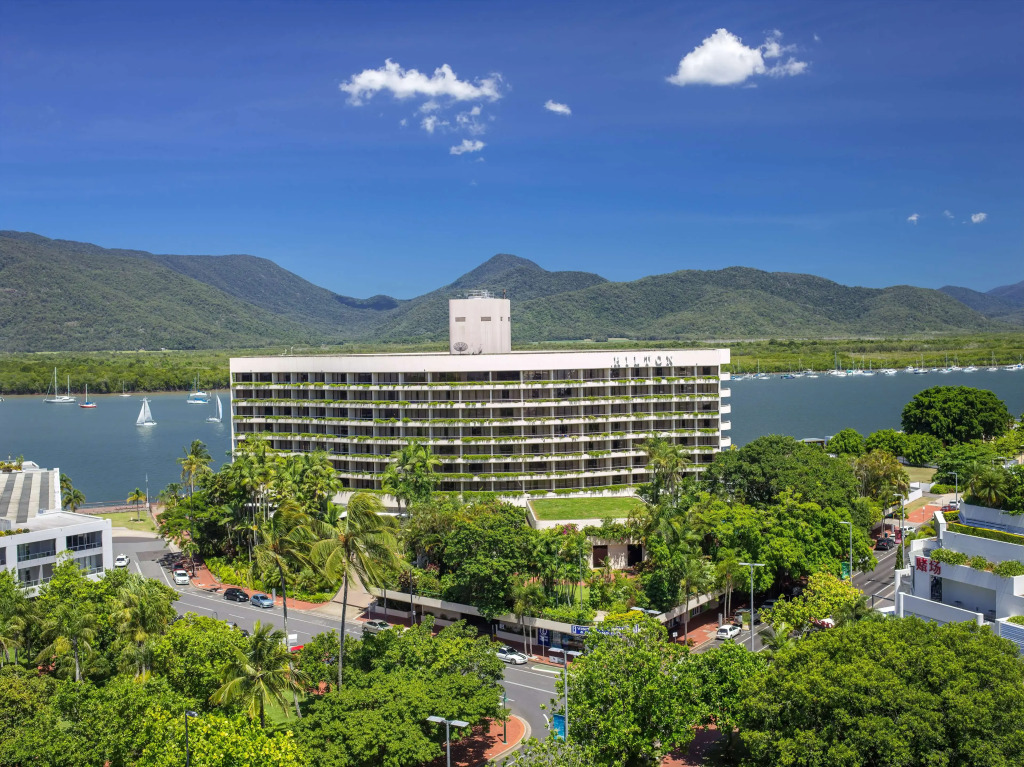 Отель Hilton Cairns