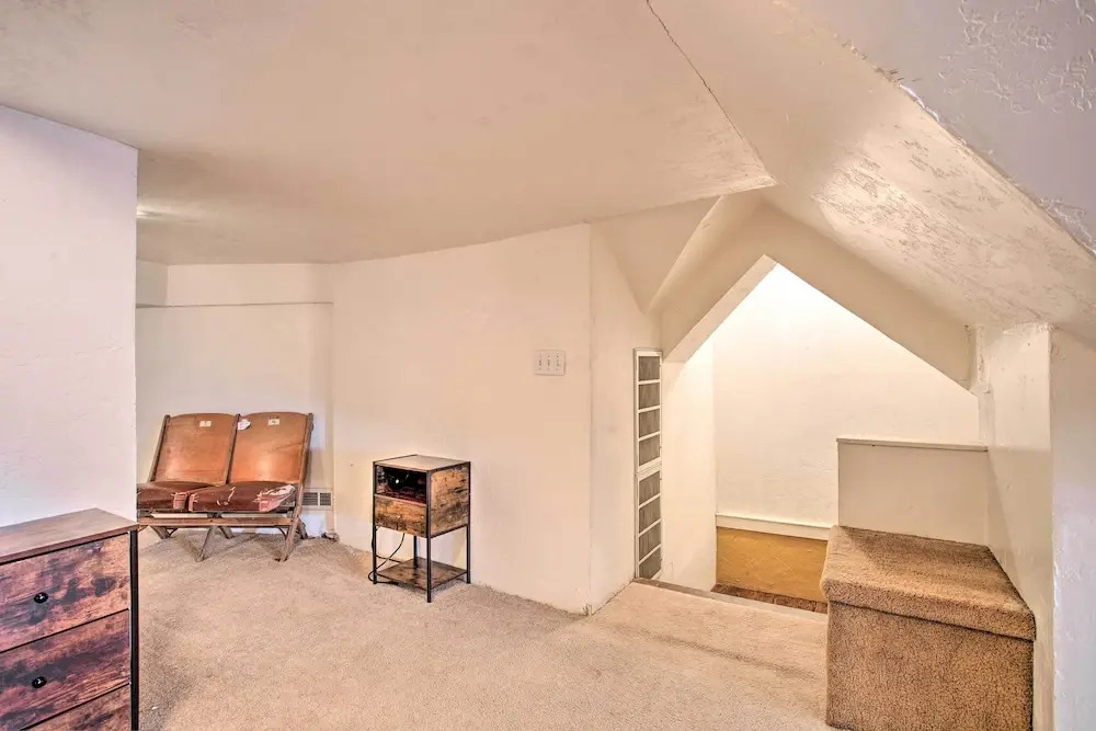 Pet-friendly OKC Home w/ Yard ~ 5 Mi to Dtwn!