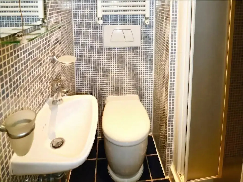 HFS Studio Next To Hydepark L27