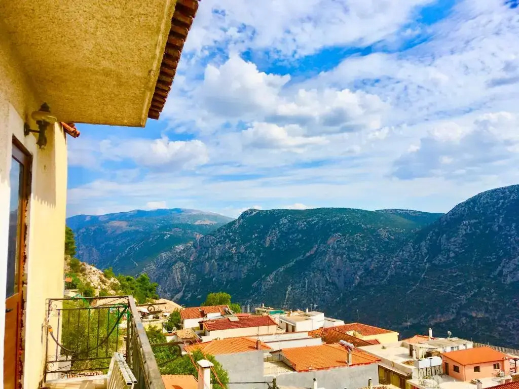 Delphi celebrity v i p the navel of the Earth, CENTER-DELPHI-penthouse galaxy&sky panoramic view, harmony&YOGA