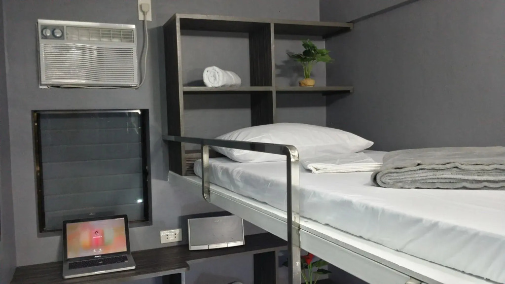 ERVoruto Hostel Makati