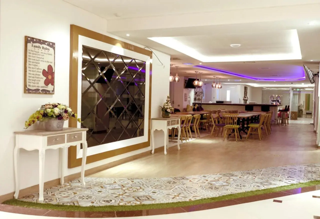 Heef Hotel