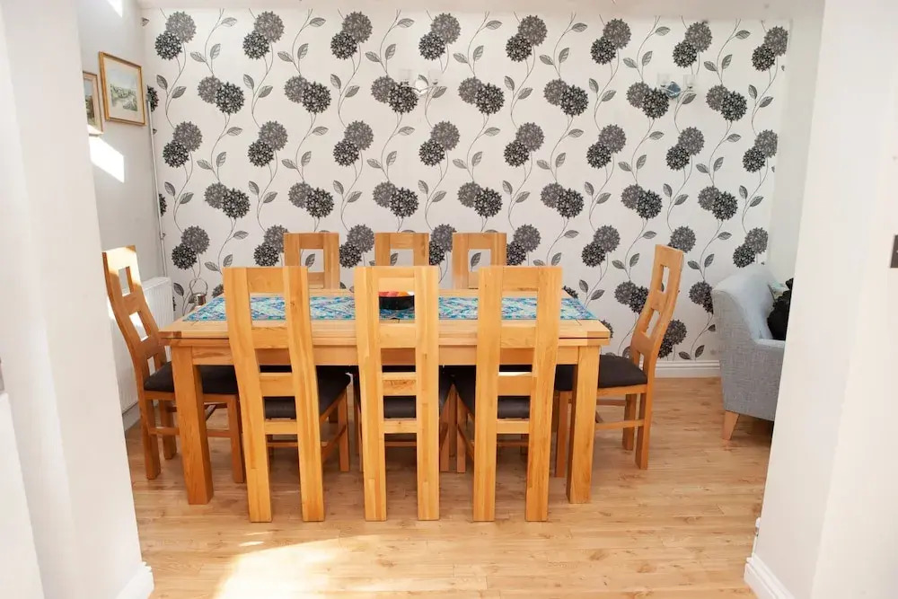 4 Bedroom House in Village Edge of Bath