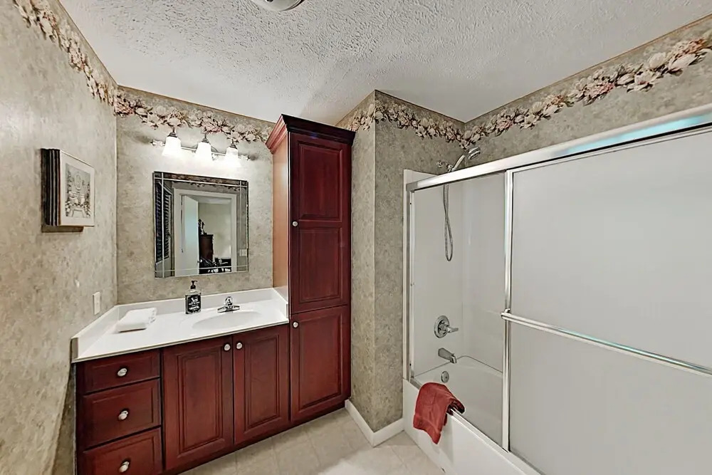 239slake 3 Bedroom Home