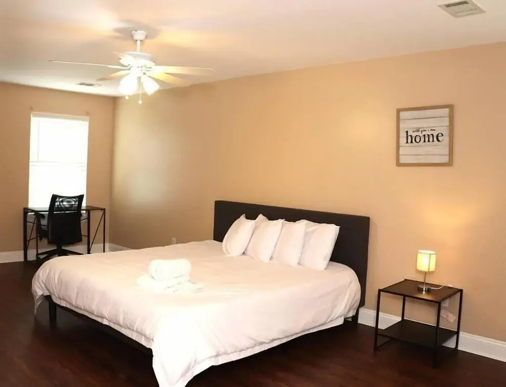 Lasalle 2B · Huge 4BR Gated Apartment w/ Off-street Parking