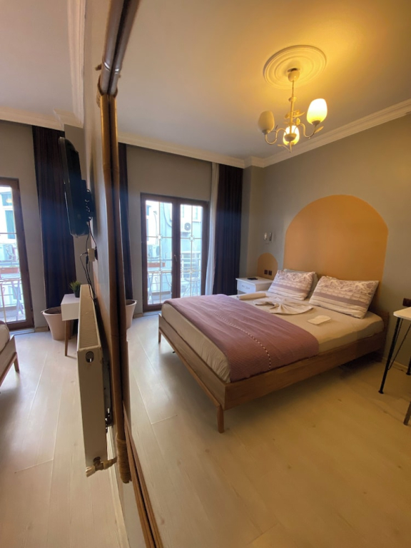 Omar Suite 360