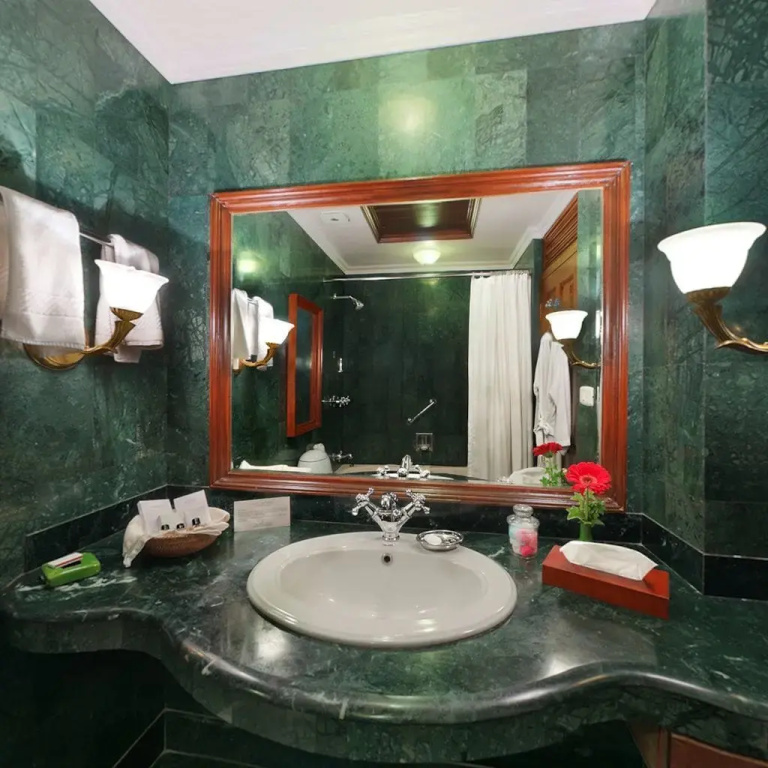 The Elgin Silver Oaks, Kalimpong