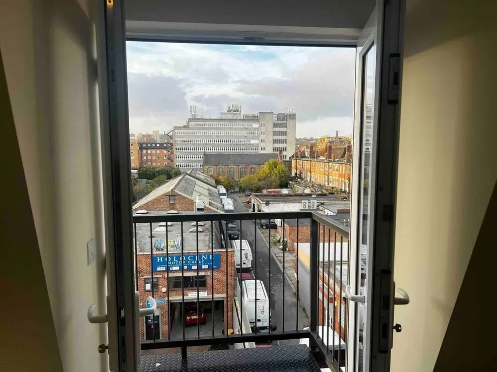 Lovely 3-bed Flat in London