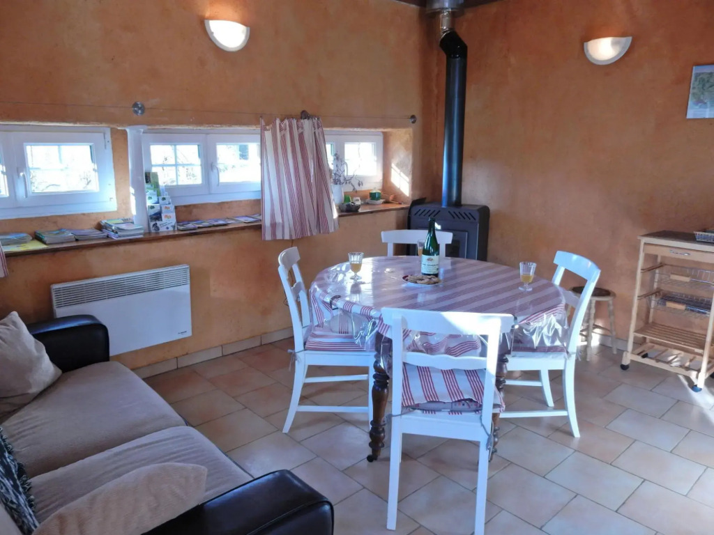 Cozy Home in Haut-du-them-château-lambert With Garden