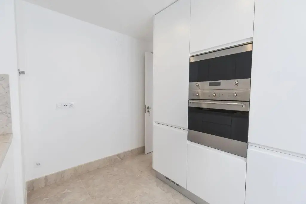 Lovelystay - Chic, Citrus Home - Private Garden And Parking