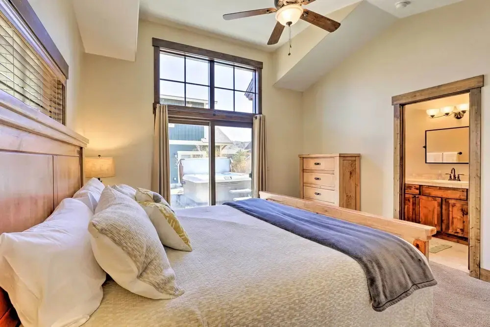 Mtn-view Fraser Home w/ Hot Tub - Near Skiing!