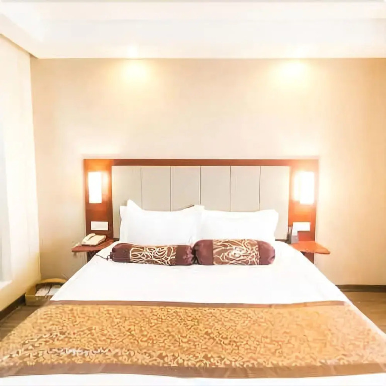 Warmly Hotel