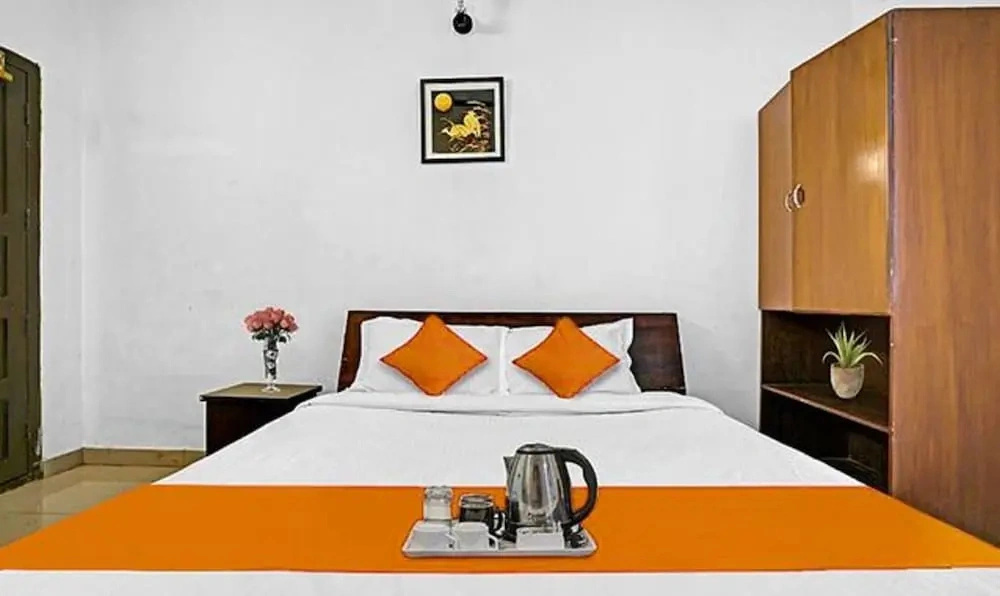 FabHotel Lime Light
