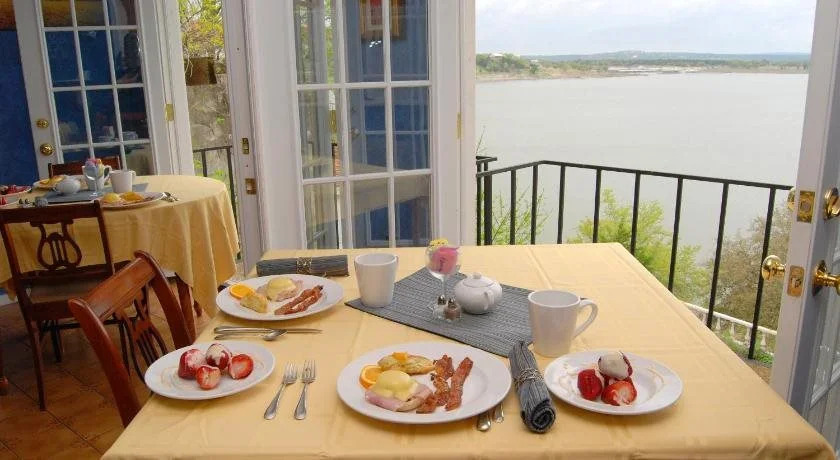Lakehouse Bed and Breakfast
