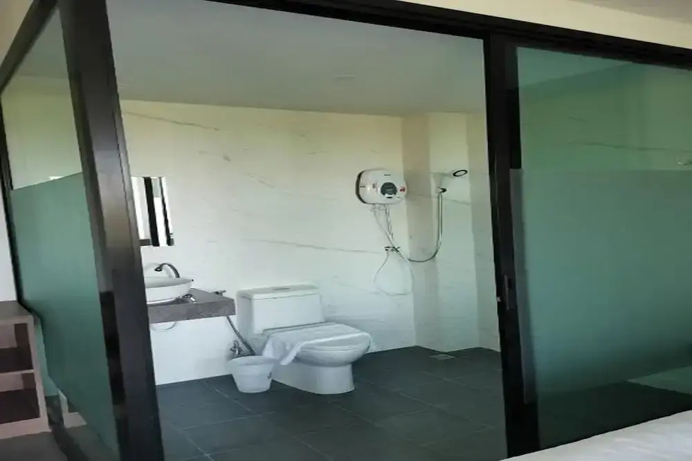 Yamin Seaview Hotel