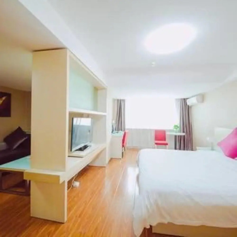 Hundred Chain Business Hotel