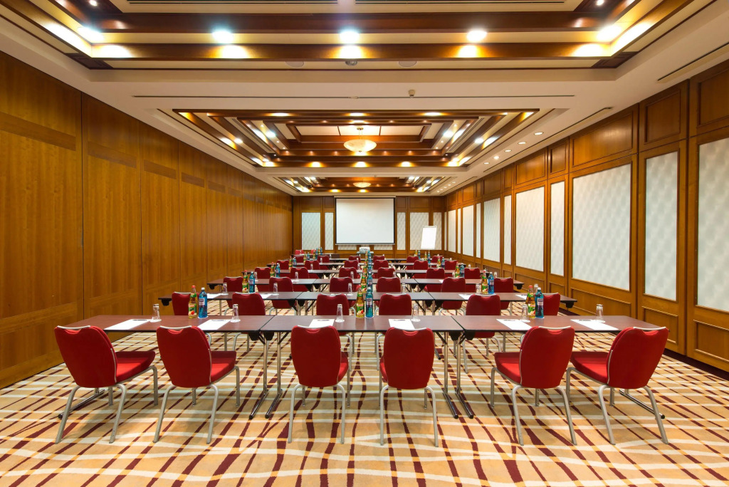 Отель The Q - Quadro City Hotel