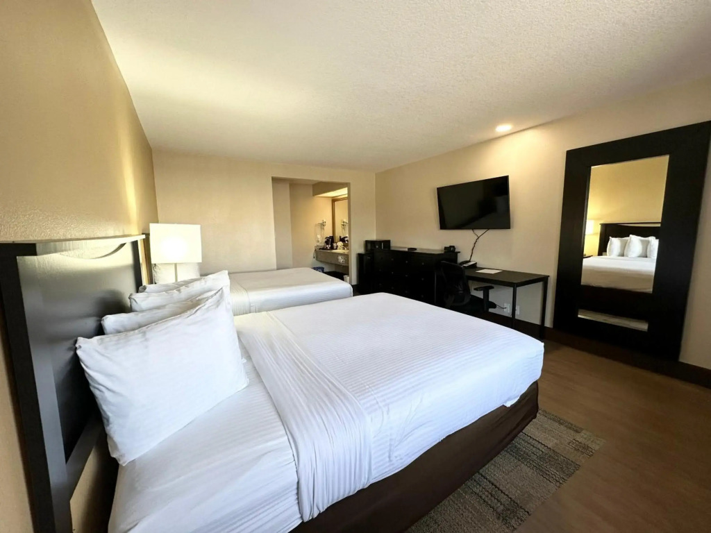 Stanford Inn & Suites Anaheim
