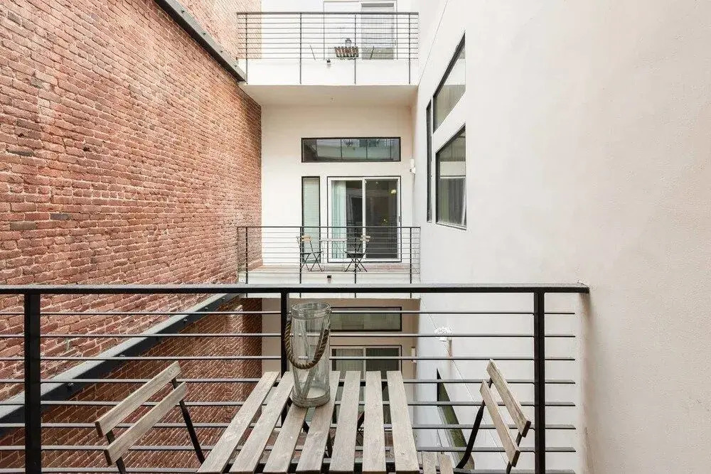 Visit La Live From A Spacious Industrial Loft