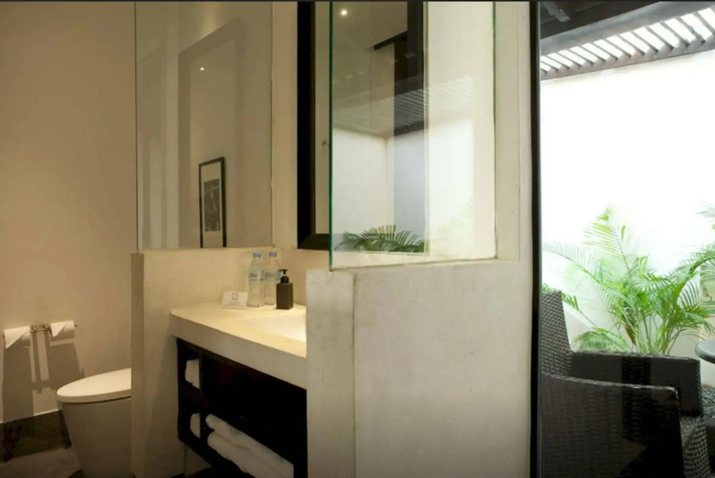 H Hotel Cambodia