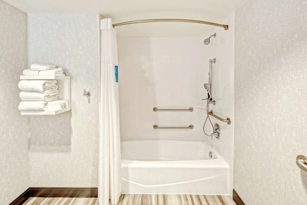 Hampton by Hilton Encinitas-Cardiff Encinitas, CA near Del Mar