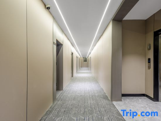 Sunshine Holiday Hotel (Jining South Railway Station Central Square Branch)
